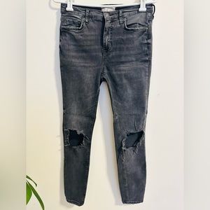 EUC Free People Distressed Skinny Jeans Size 28
